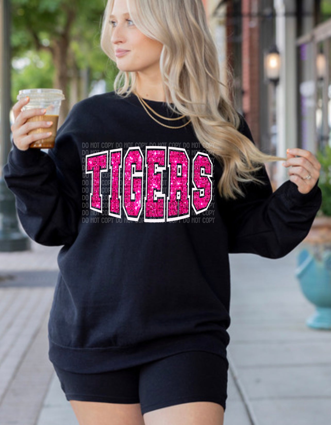 Tigers (no pinkout) (White Outline)